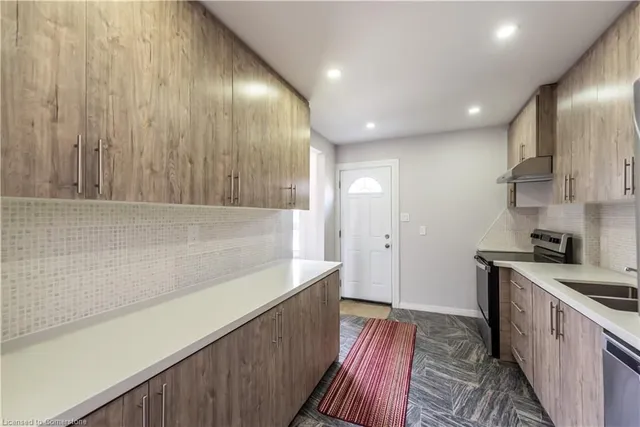 Additional image 18 of 49 Cameron Ave