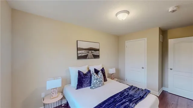 Additional image 29 of 250 LORMONT Blvd