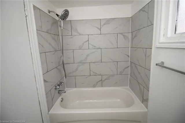 Additional image 17 of 19 Delena Ave