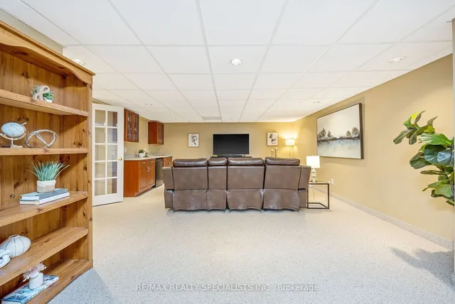 Additional image 27 of 6 Vanstraalen St