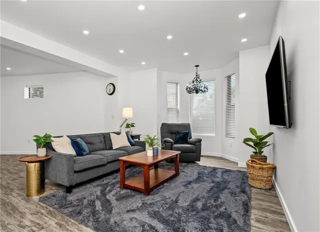 Additional image 26 of 127 FREELTON Rd