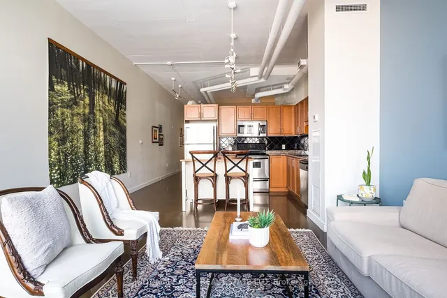 Additional image 32 of 66 Bay St Unit 612