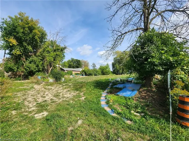 Additional image 6 of 559 Dundas St