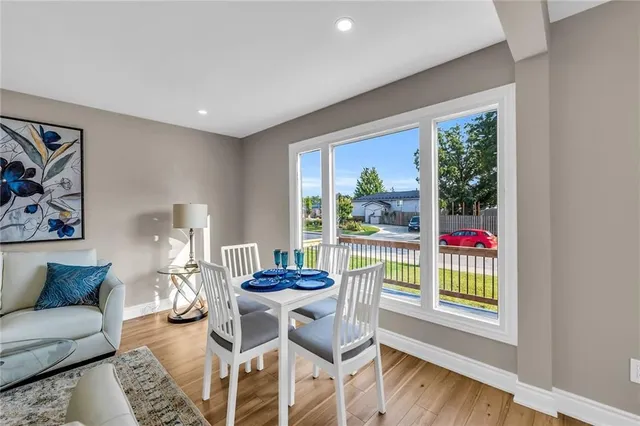 Additional image 17 of 165 BELLINGHAM Dr