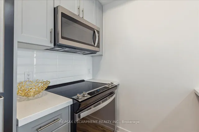 Additional image 10 of 450 Dundas St Unit 1001