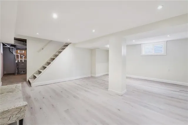 Additional image 28 of 149 WEIR St