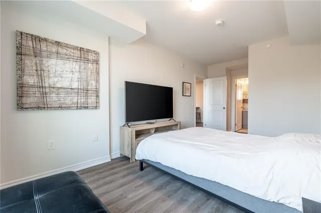 Additional image 21 of 2750 KING St Unit 203