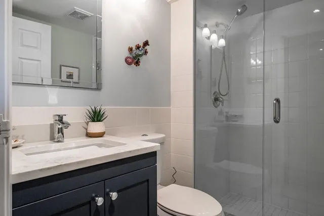 Additional image 23 of 75 QUEEN St Unit 507