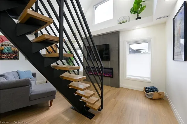 Additional image 34 of 198 Dundurn St