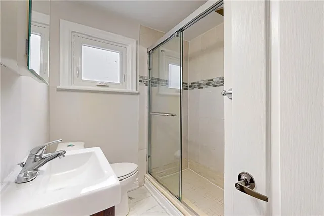 Additional image 28 of 192 WENTWORTH St