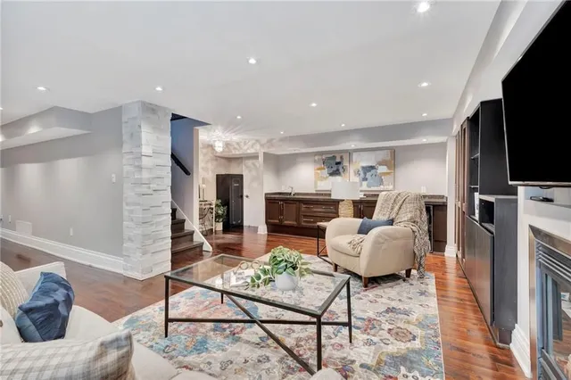 Additional image 32 of 18 ST ANNS Crt