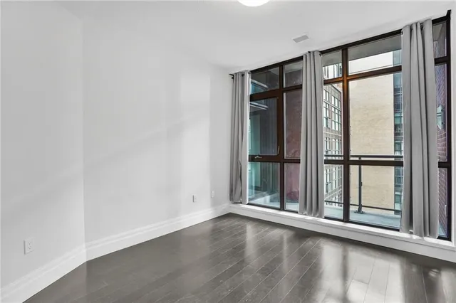 Additional image 27 of 112 King St Unit 1111