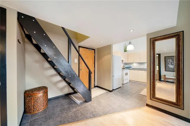 Additional image 18 of 73 GARFIELD Ave Unit 2A