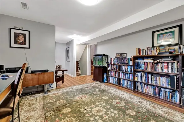 Additional image 26 of 65 MAPLE Dr