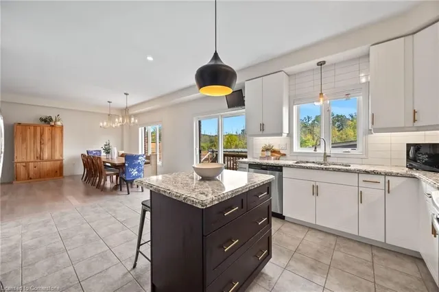 Additional image 20 of 8 Thornbury Court Crt
