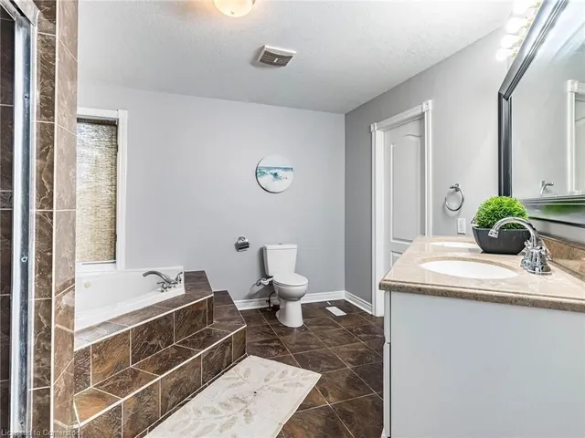 Additional image 28 of 891 8 Hwy