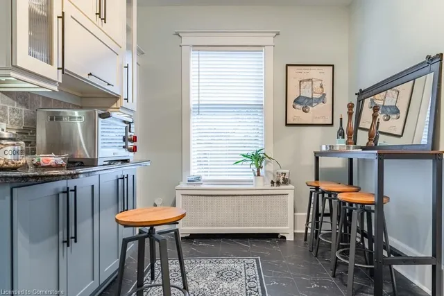 Additional image 18 of 98 Sherman Ave