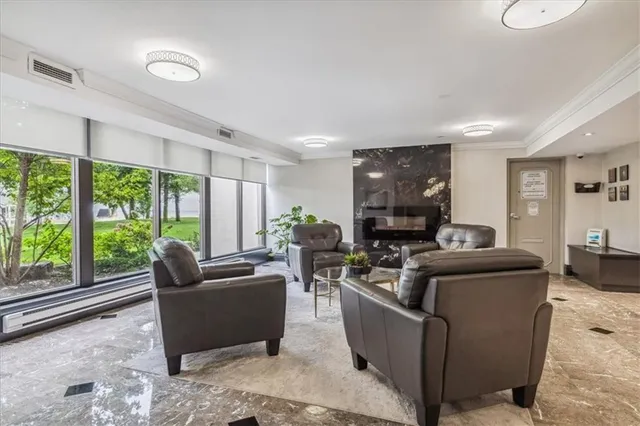 Additional image 6 of 500 GREEN Rd Unit 1411