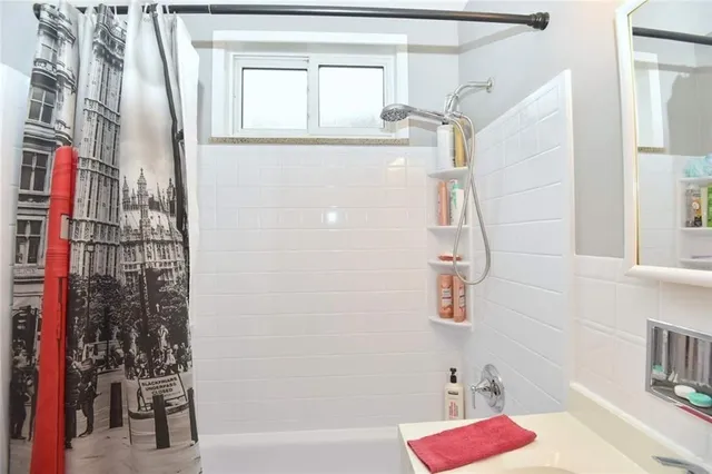 Additional image 22 of 1066 FENNELL Ave