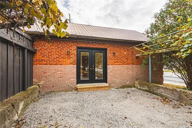 Additional image 45 of 116 LYNDEN Rd