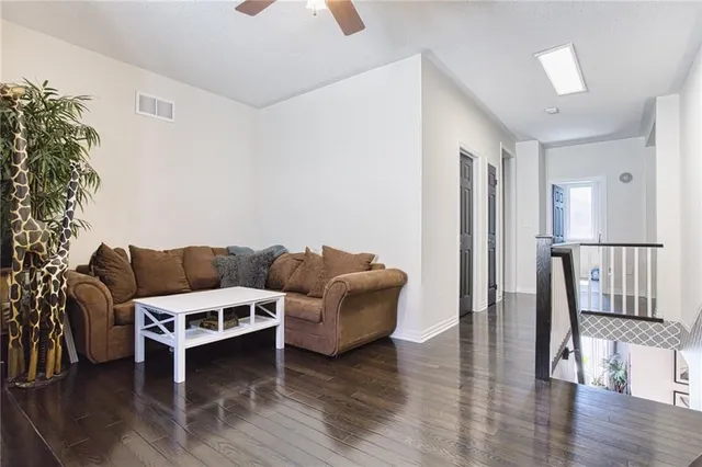 Additional image 31 of 261 MONTREAL Cir