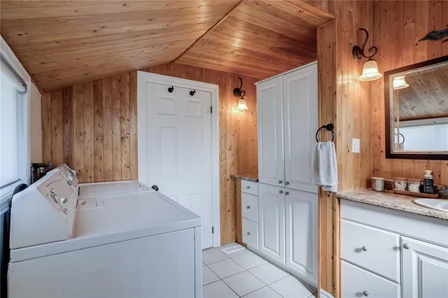 Additional image 19 of 2 JAMES St