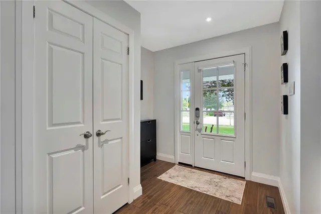 Additional image 5 of 240 PARKSIDE Dr