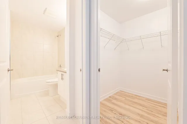 Additional image 19 of 460 DUNDAS St Unit 301