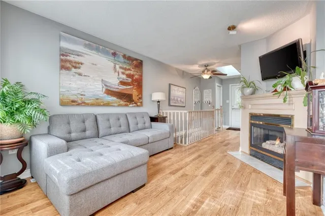 Additional image 13 of 175 FIDDLERS GREEN Rd Unit 2