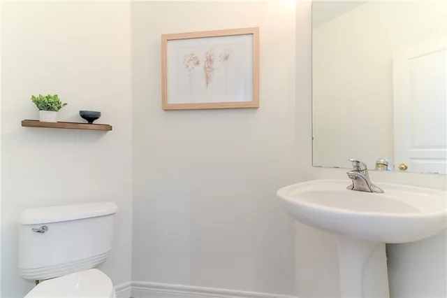 Additional image 13 of 31 TOPAZ St