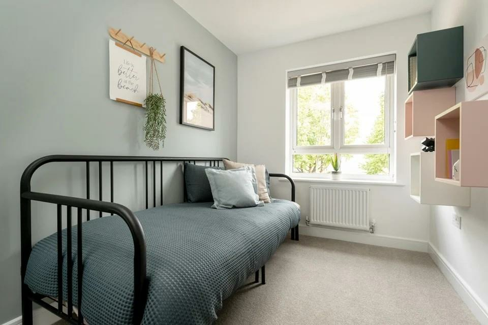 Additional image 10 of Broken Stone Road