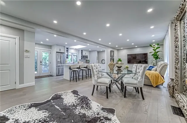 Additional image 13 of 85 Enmore Ave