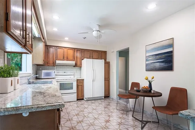 Additional image 12 of 38 ROBINHOOD Dr