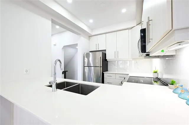 Additional image 13 of 30 TIMES SQUARE Blvd Unit 70