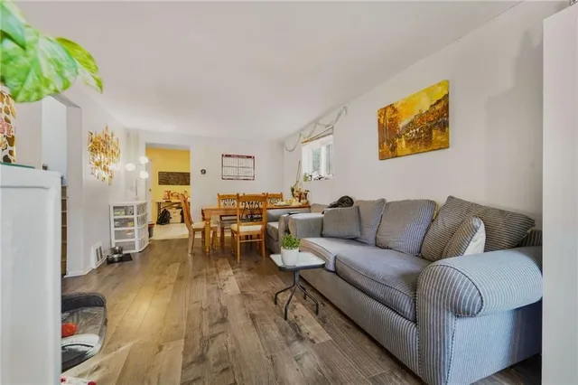 Additional image 5 of 105 WARD Ave