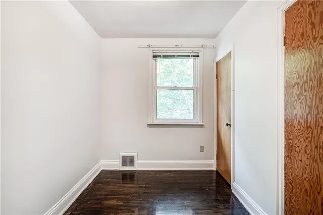 Additional image 16 of 170 LAKE Ave