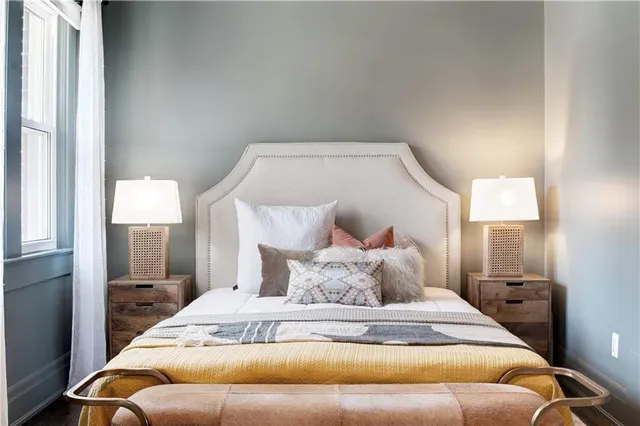 Additional image 24 of 248 PROVINCE St