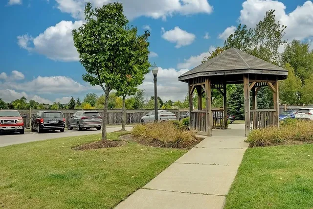 Additional image 32 of 370 STONEHENGE Dr Unit 11