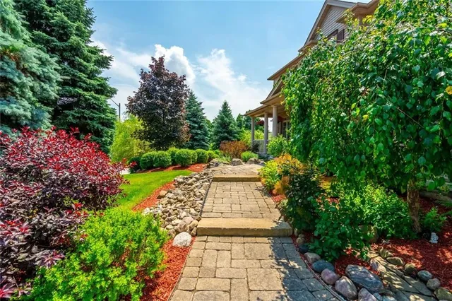 Additional image 3 of 5 MARYHEATHER Cres