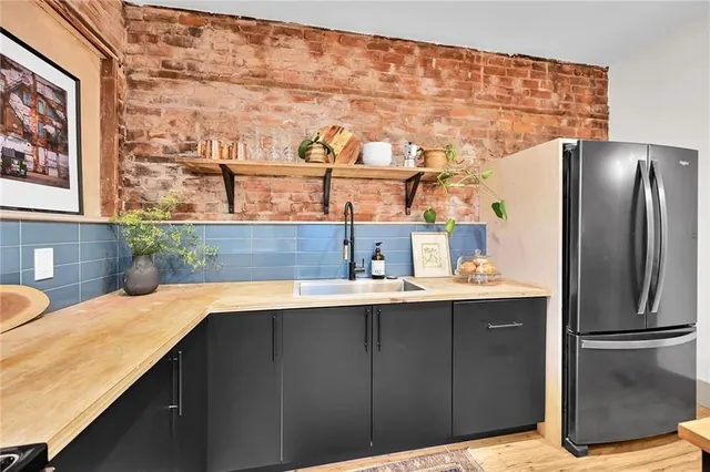 Additional image 21 of 365 CATHARINE St