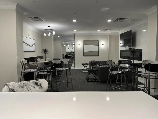 Additional image 31 of 112 KING St Unit 1109