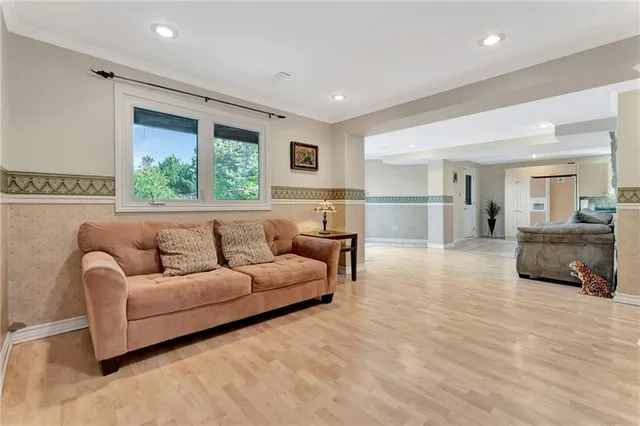 Additional image 37 of 210 BLUEBELL Cres