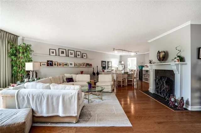 Additional image 10 of 150 WILSON St Unit PH2