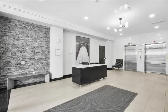 Additional image 9 of 112 King St Unit 1111