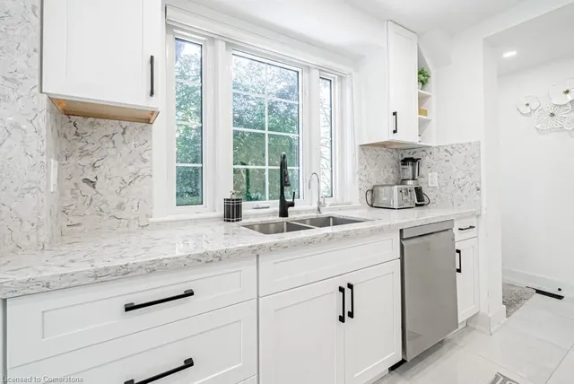 Additional image 10 of 704 Old Dundas Rd