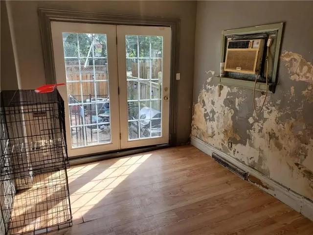 Additional image 5 of 54 DOUGLAS Ave