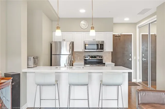 Additional image 15 of 112 King St Unit 1006