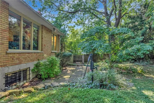 Additional image 27 of 84 Creighton Rd