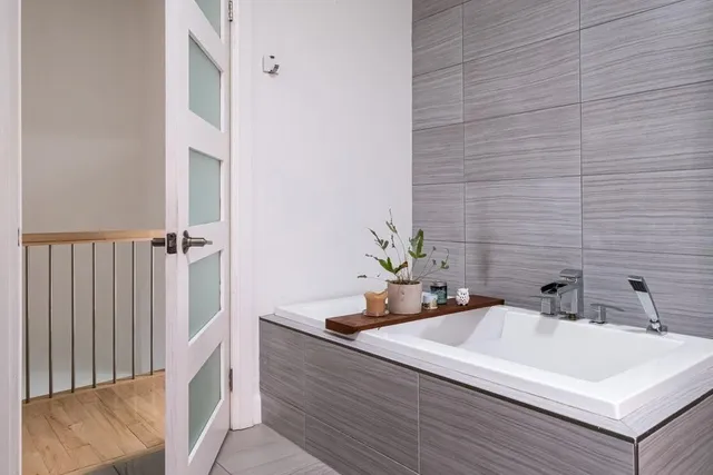 Additional image 29 of 187 CAROLINE St