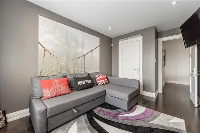 Additional image 29 of 1083 BEACH Blvd